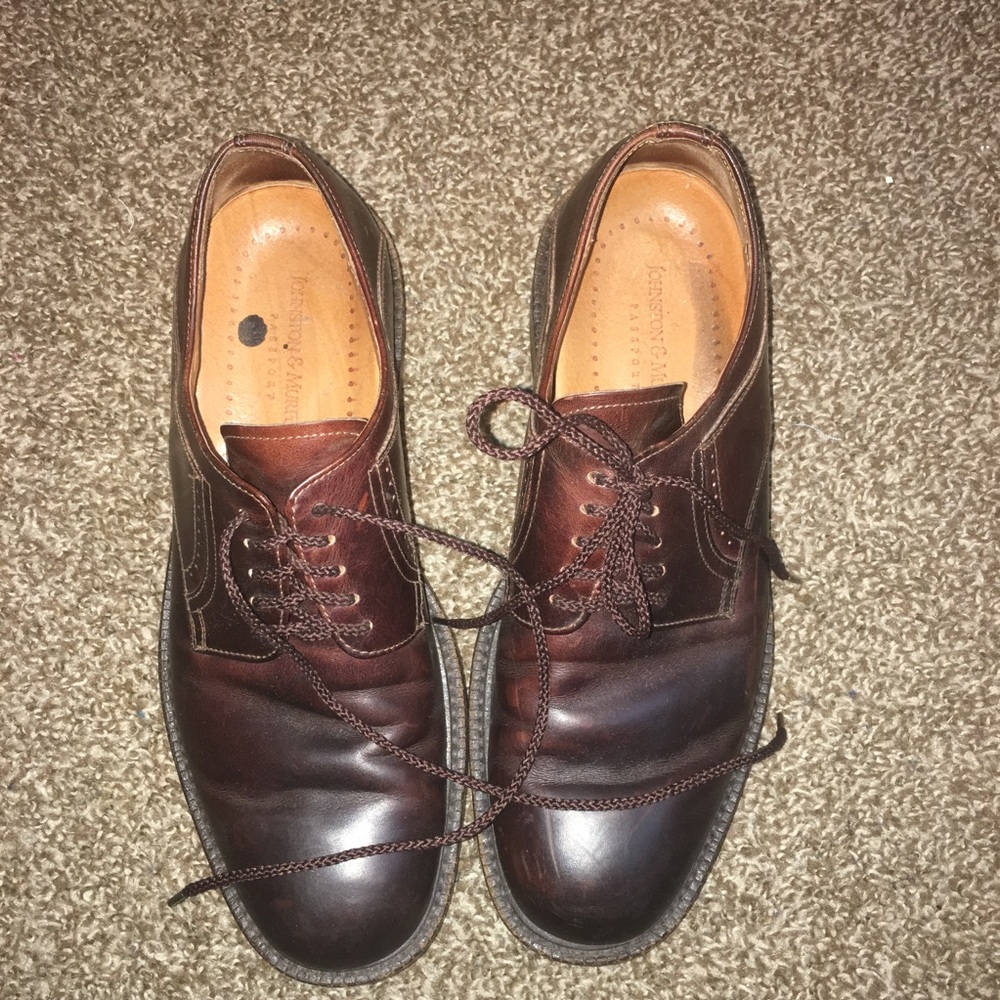 Men’s Leather Johnston & Murphy dress shoes size 10